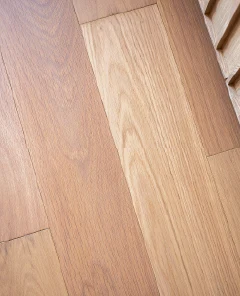 昭和洋樽のフローリング