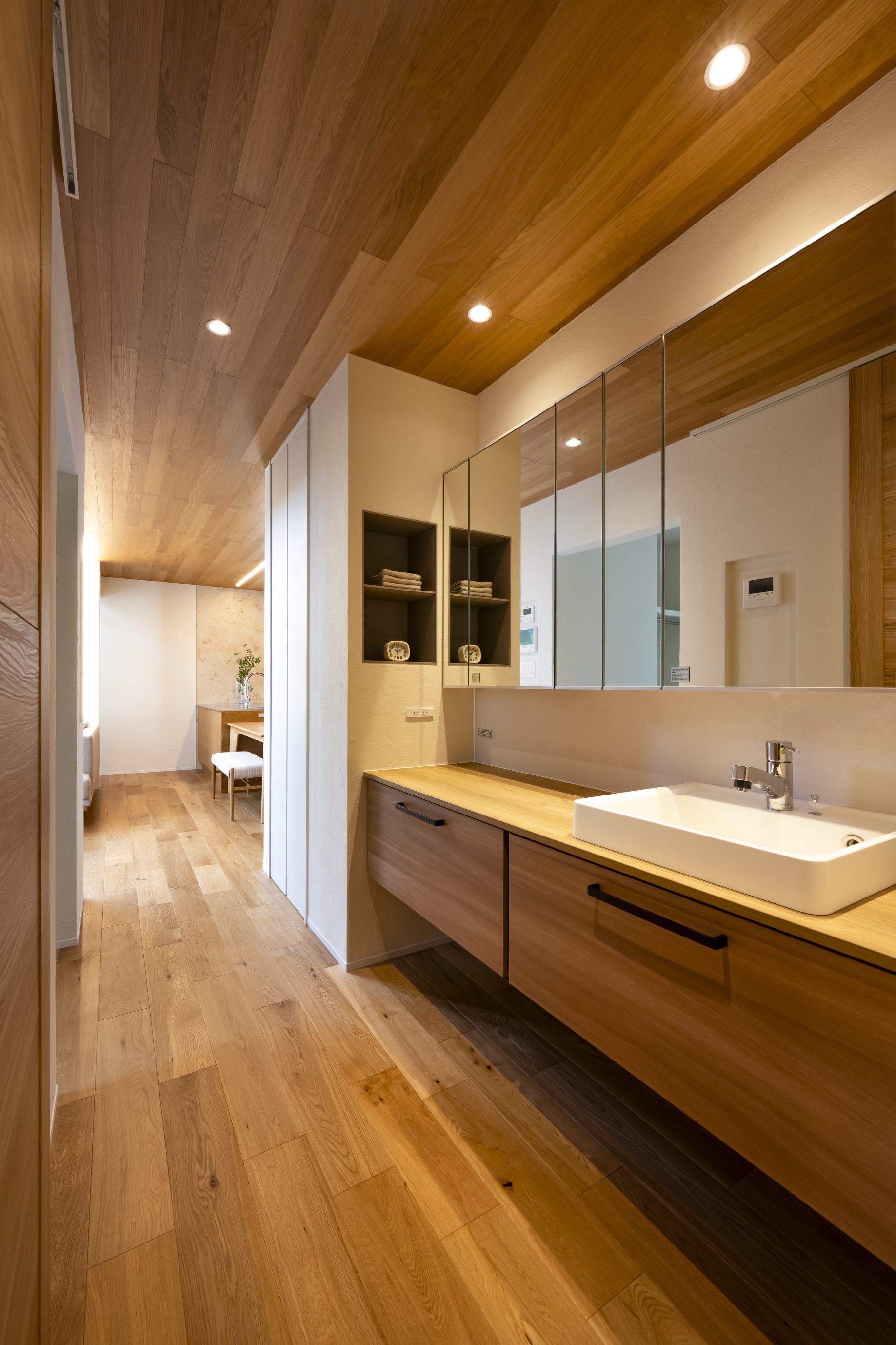 Gallery 06